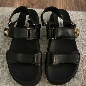 Steve Madden Womens Mona Slingback Footbed SandalsBlack Sandals